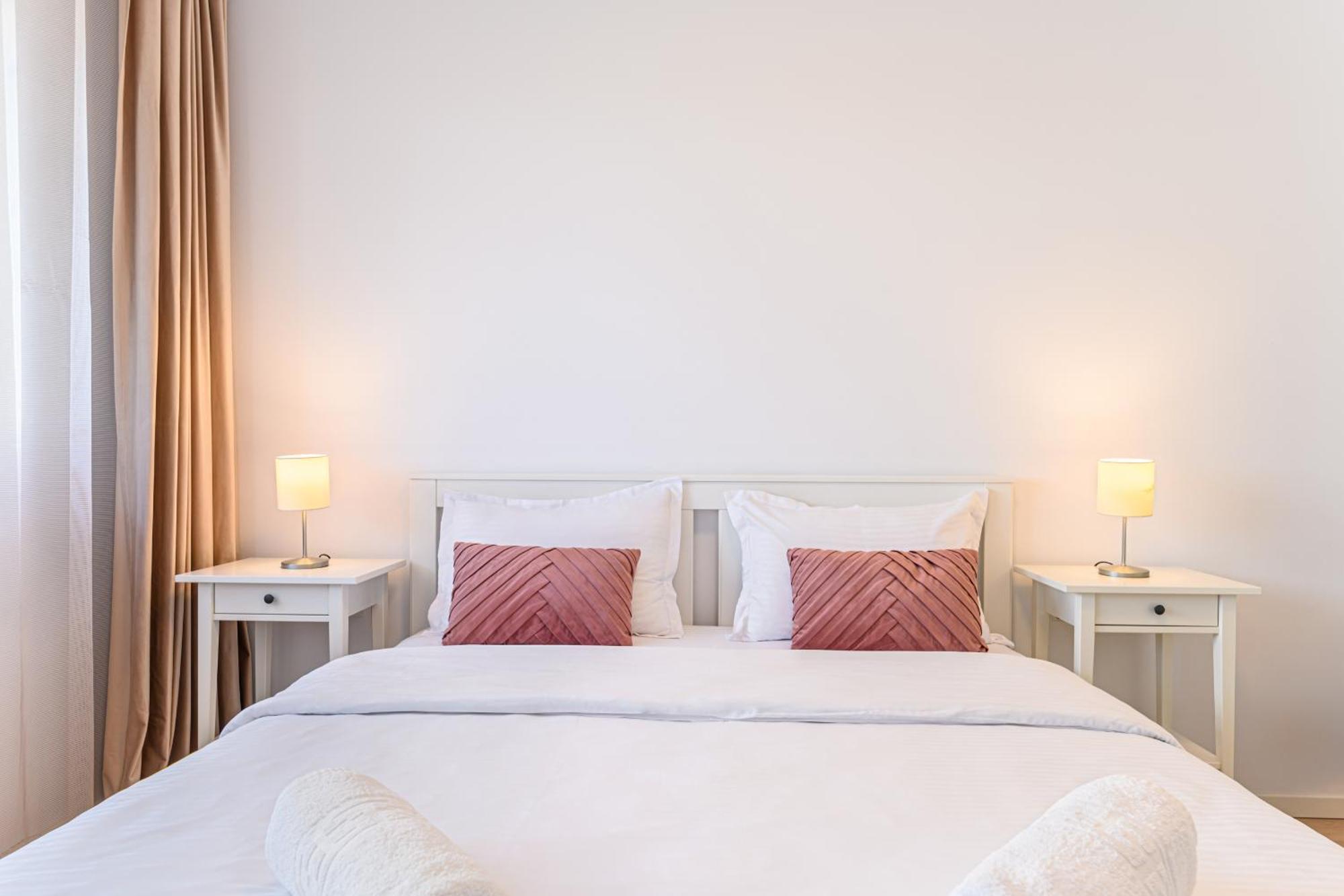 Jad - Luxury 3 Rooms & 2 Rooms Apartments In Kasper, Near Coresi Mall Braşov Extérieur photo