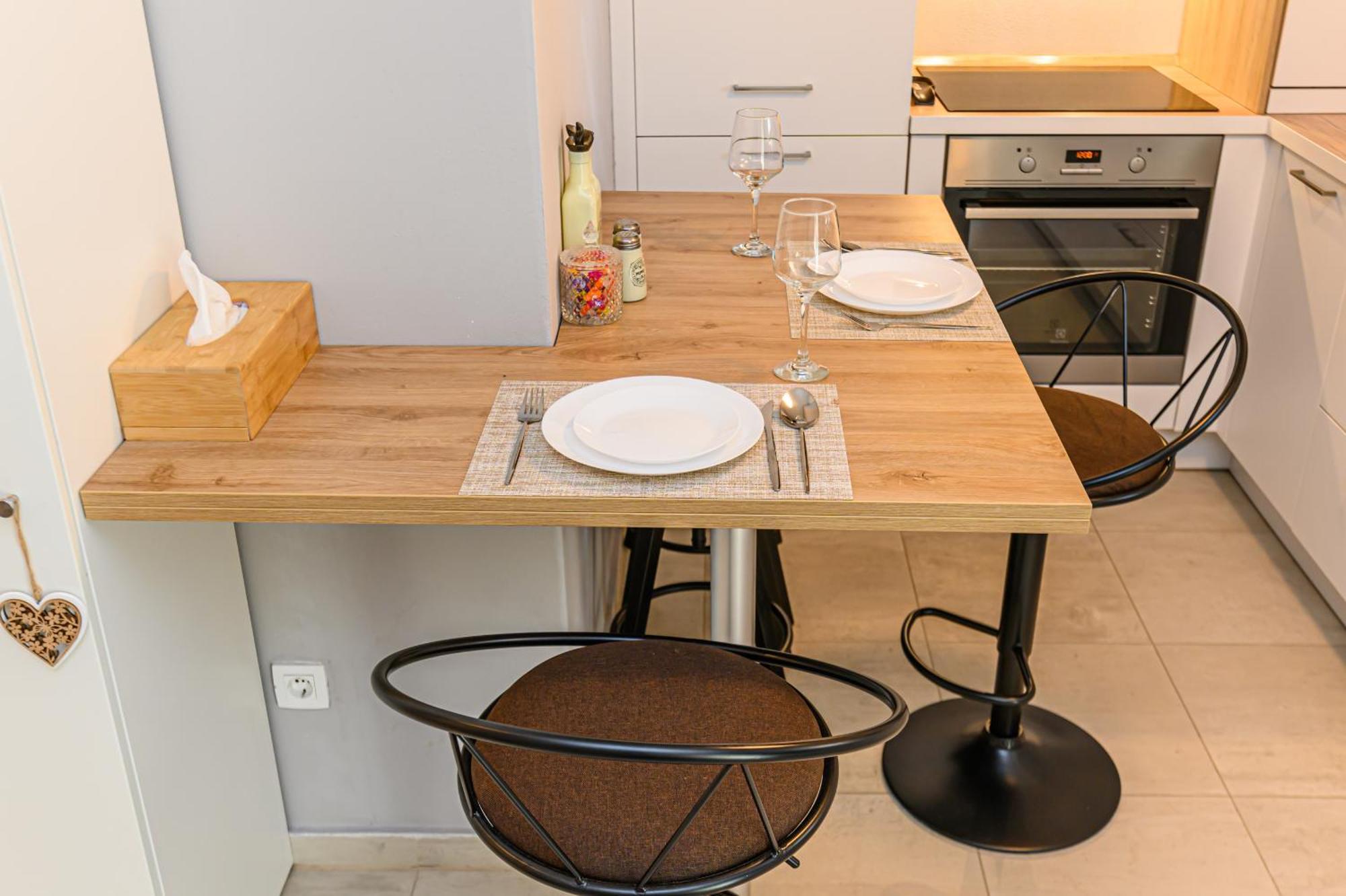 Jad - Luxury 3 Rooms & 2 Rooms Apartments In Kasper, Near Coresi Mall Braşov Extérieur photo