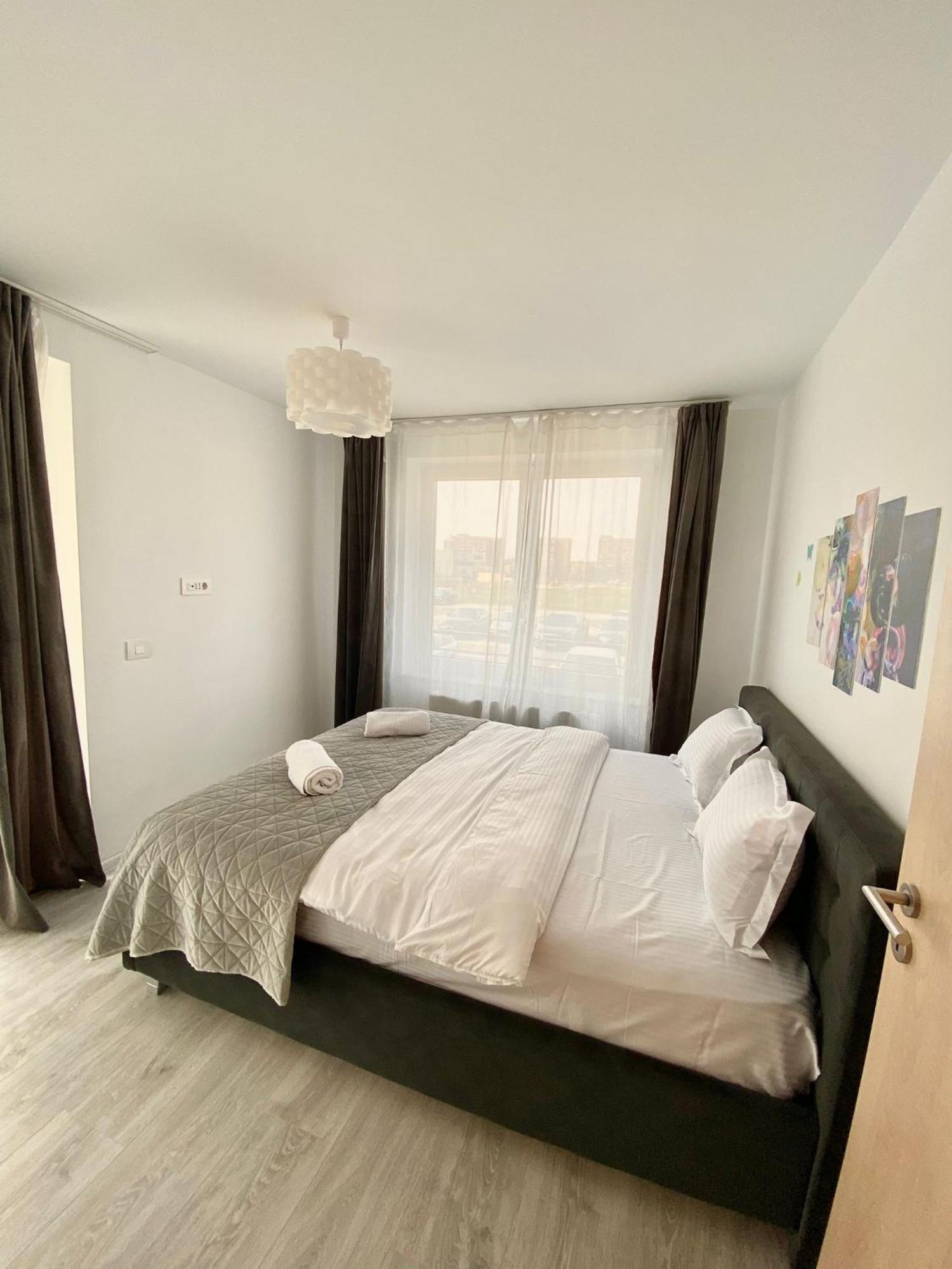 Jad - Luxury 3 Rooms & 2 Rooms Apartments In Kasper, Near Coresi Mall Braşov Extérieur photo