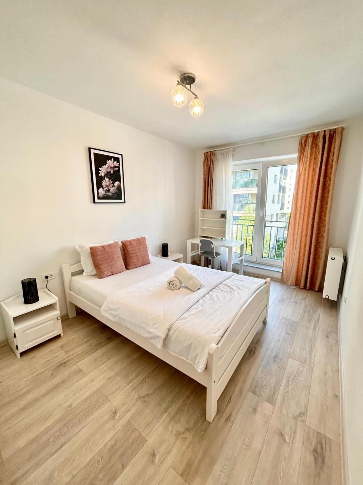 Jad - Luxury 3 Rooms & 2 Rooms Apartments In Kasper, Near Coresi Mall Braşov Extérieur photo
