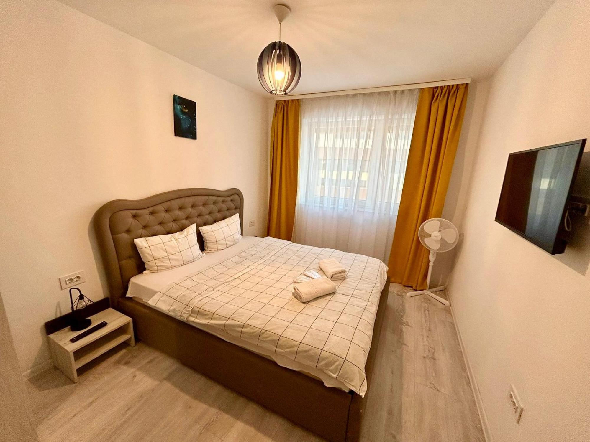 Jad - Luxury 3 Rooms & 2 Rooms Apartments In Kasper, Near Coresi Mall Braşov Extérieur photo