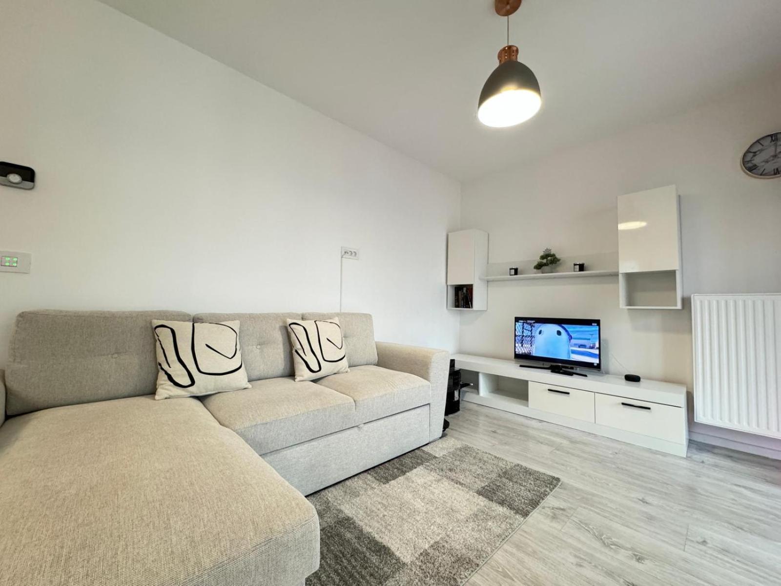 Jad - Luxury 3 Rooms & 2 Rooms Apartments In Kasper, Near Coresi Mall Braşov Extérieur photo